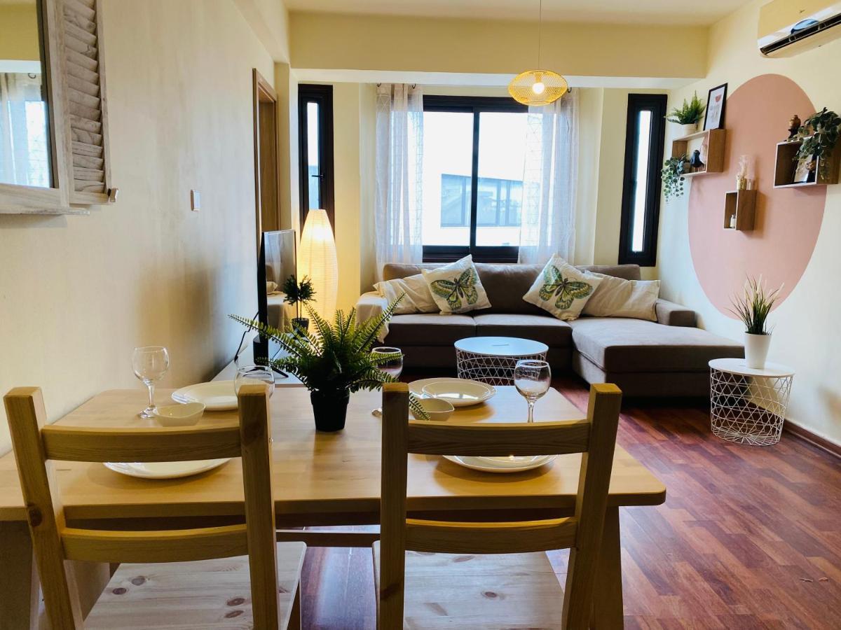 Celine'S 2 Bedrooms Apartment In Larnaca Center Экстерьер фото
