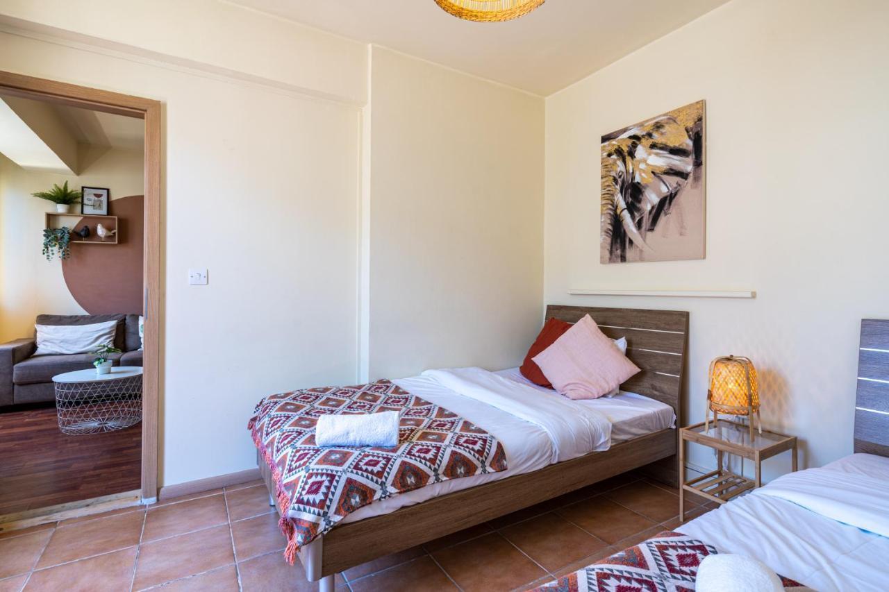 Celine'S 2 Bedrooms Apartment In Larnaca Center Экстерьер фото