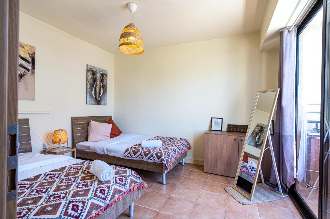 Celine'S 2 Bedrooms Apartment In Larnaca Center Экстерьер фото
