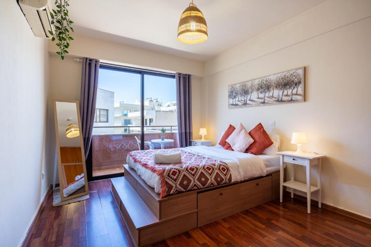Celine'S 2 Bedrooms Apartment In Larnaca Center Экстерьер фото