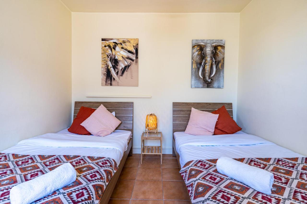 Celine'S 2 Bedrooms Apartment In Larnaca Center Экстерьер фото