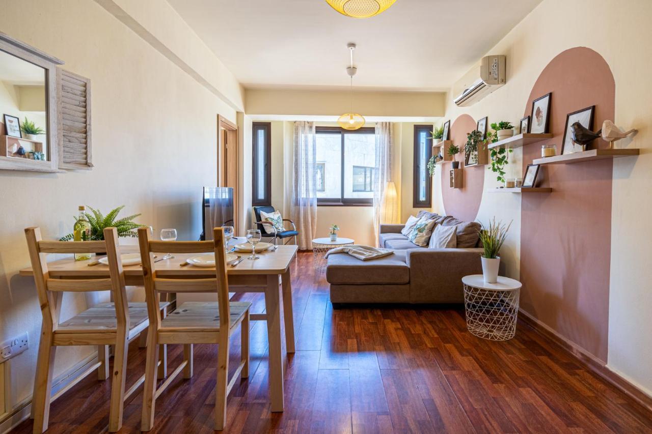 Celine'S 2 Bedrooms Apartment In Larnaca Center Экстерьер фото